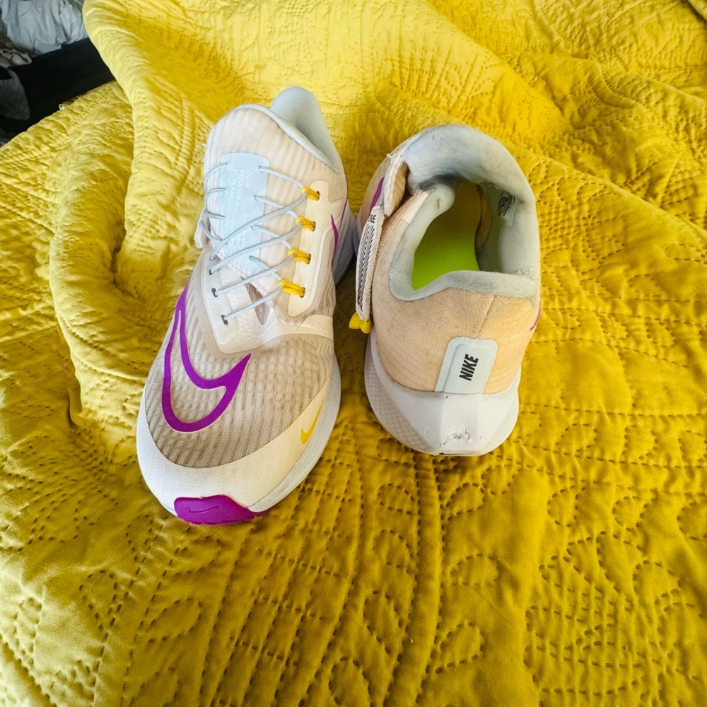 NIKE Pegasus Flyease Women's Cream, Fuschia Athletic Sneaker Shoes Sz 8 Velcro - Picture 7 of 15